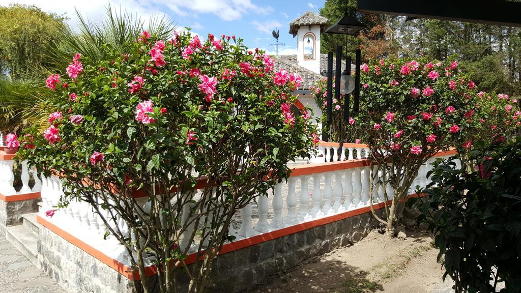 Hosteria San Carlos Tababela Exterior foto