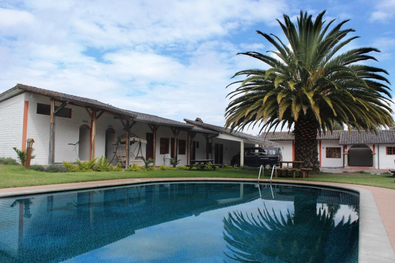 Hosteria San Carlos Tababela Exterior foto