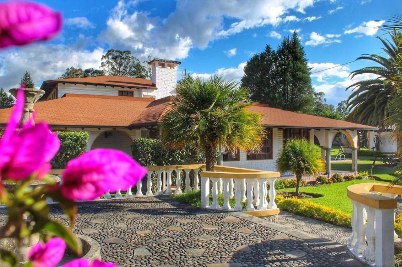 Hosteria San Carlos Tababela Exterior foto